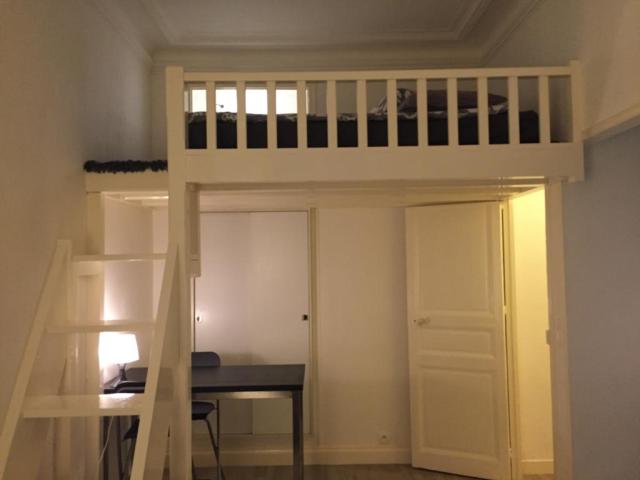 Location studio Paris 08 - Photo 1