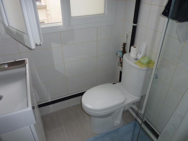 Location appartement T2 Paris 10 - Photo 4