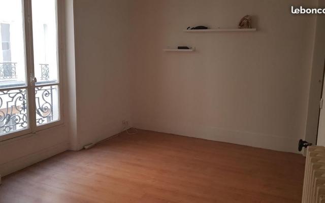 Location appartement T2 Paris 05 - Photo 1