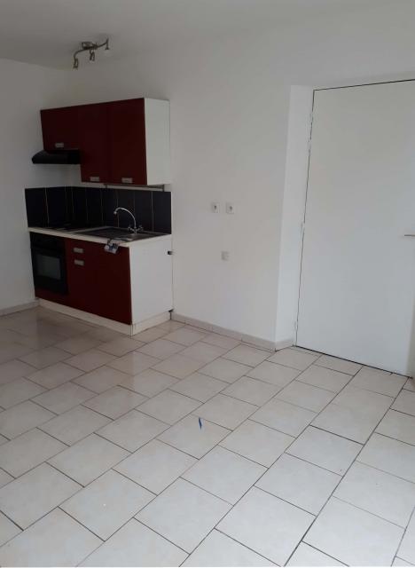 Location appartement T1 Nogent le Roi - Photo 1