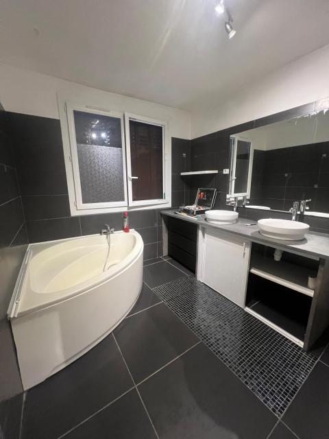 Location appartement T3 Fontaine - Photo 2