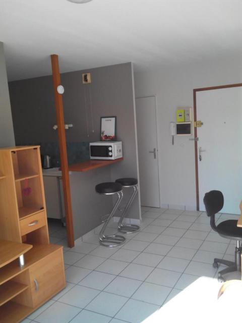 Location studio St Etienne - Photo 2