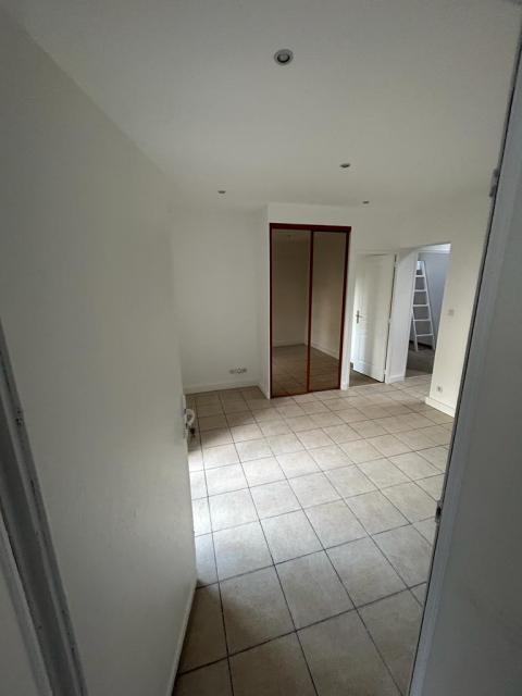 Location appartement T3 Fontaine - Photo 1