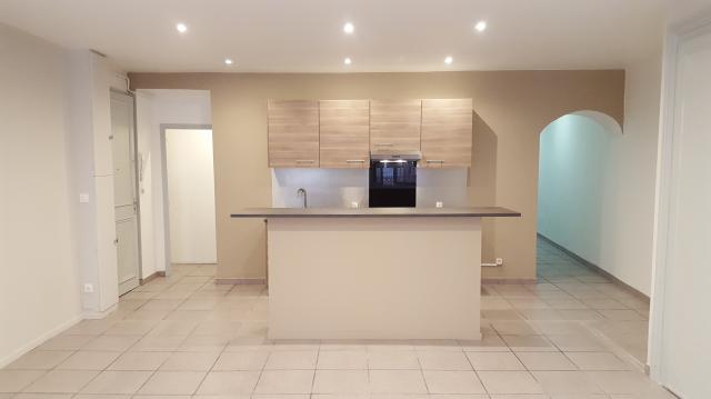 Location appartement T6 St Etienne - Photo 2