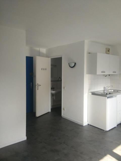 Location studio Champs sur Marne - Photo 2