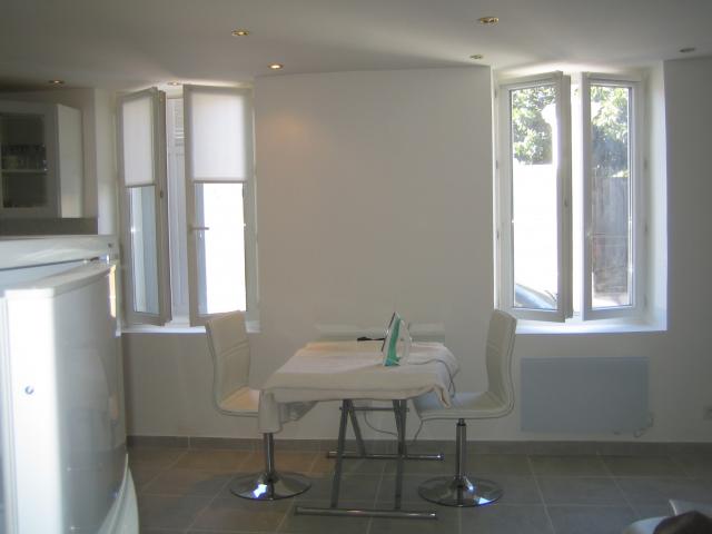Location studio Marseille 07 - Photo 1