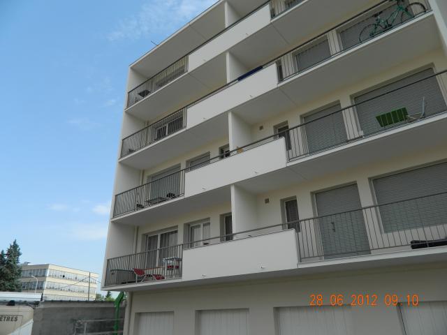 Location studio Lyon 8 - Photo 1