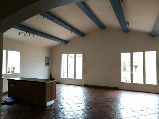 Location appartement T5 Aureille - Photo 1
