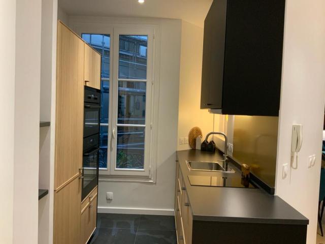 Location appartement T2 Paris 01 - Photo 4