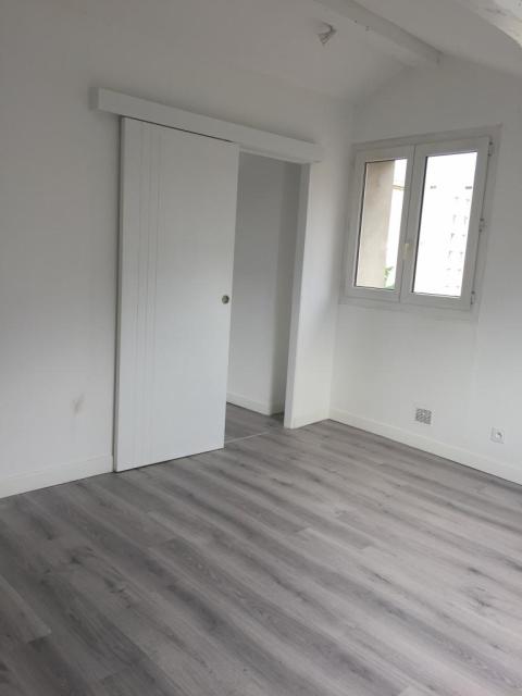 Location appartement T2 St Etienne - Photo 2