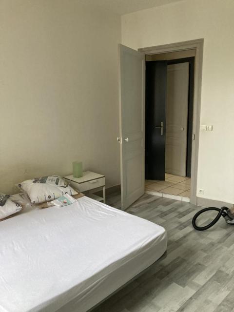 Location appartement T2 St Etienne - Photo 4