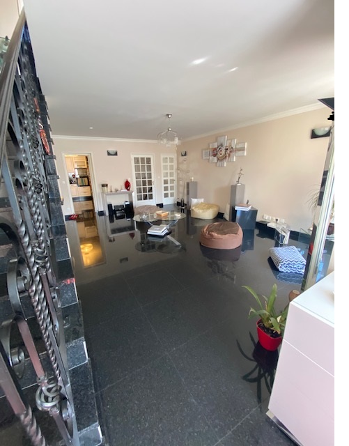 Location maison F4 Suresnes - Photo 3