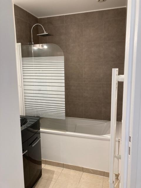 Location appartement T4 Marseille 01 - Photo 9