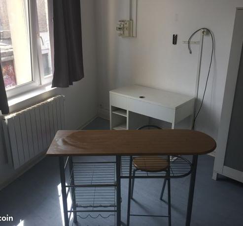 Location appartement T2 Paris 01 - Photo 1
