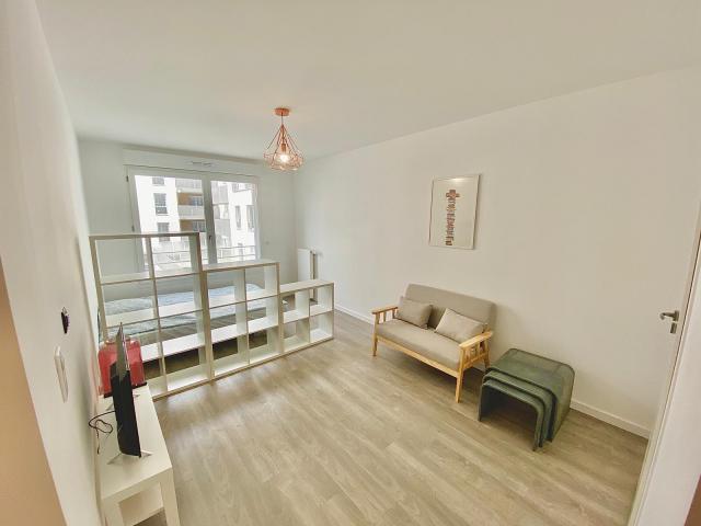 Location Appartement Meuble Avec Cuisine Equipee A Meudon 880 30 M