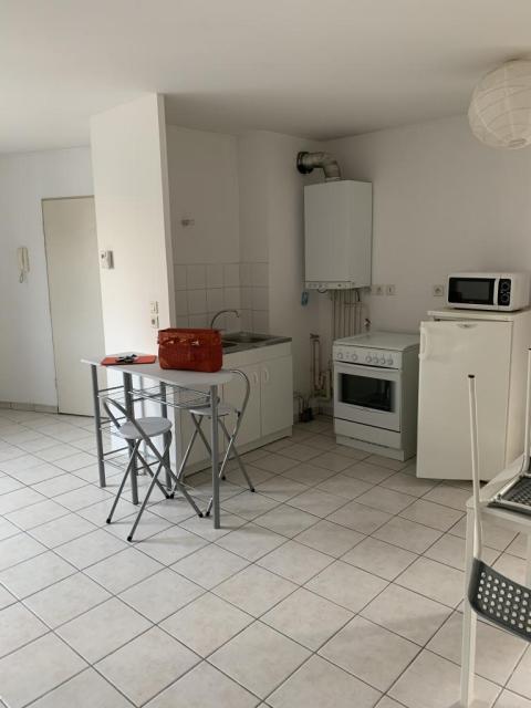 Location appartement T3 St Etienne - Photo 2