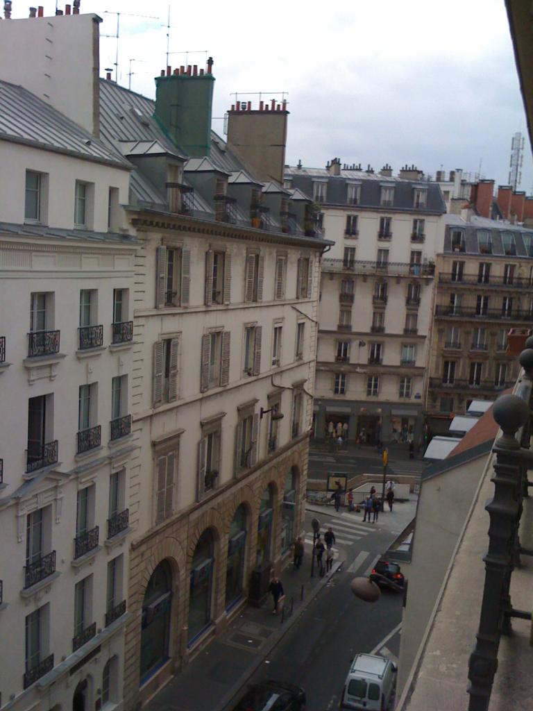 Location chambre Paris 09 - Photo 1