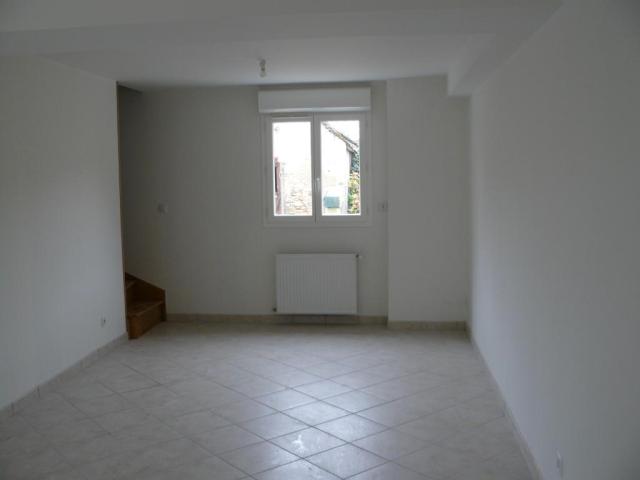 Location maison F4 St Genouph - Photo 4