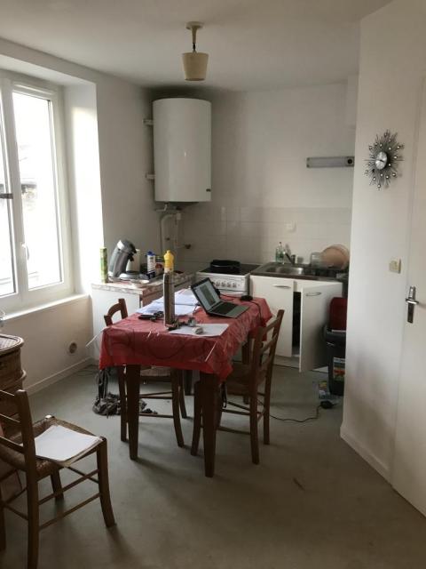 Location appartement T1 Le Chambon Feugerolles - Photo 3