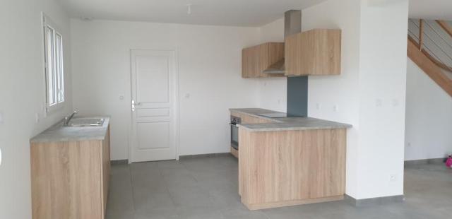 Location maison F6 Savonnieres - Photo 3