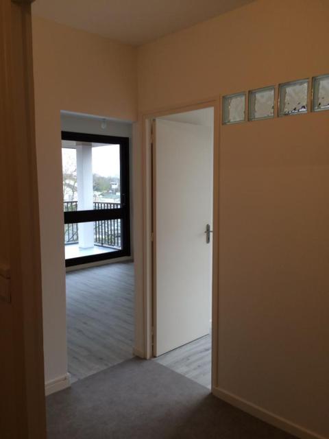 Location appartement T2 Fontenay le Fleury - Photo 2