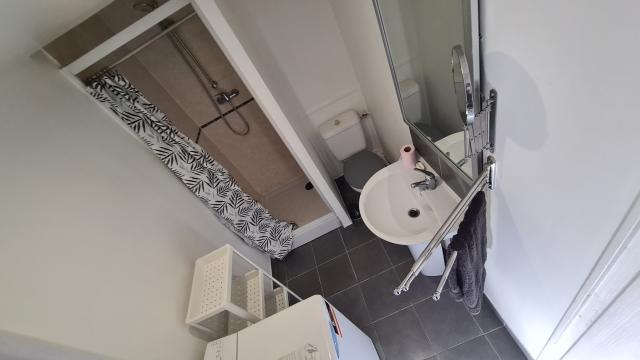 Location Studio meublé avec cuisine équipée à Tourcoing - 520 € - 24 m²