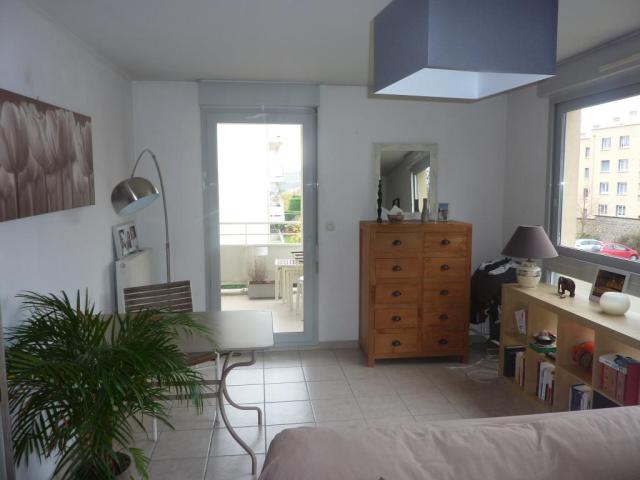 Location appartement T4 St Genis Laval - Photo 2