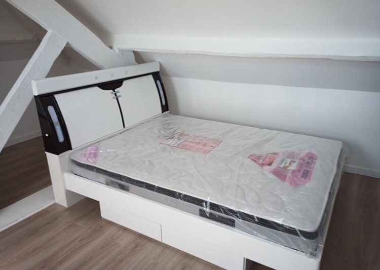 Location chambre Villeneuve le Roi - Photo 1