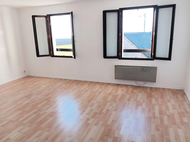 Location maison F4 Cesarville Dossainville - Photo 2