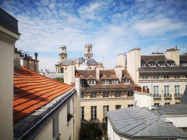 Location studio Paris 06 - Photo 1