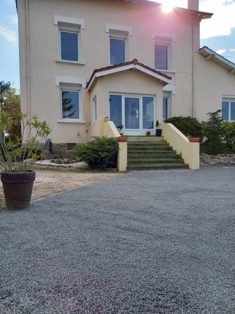 Location chambre St Genest Lerpt - Photo 1