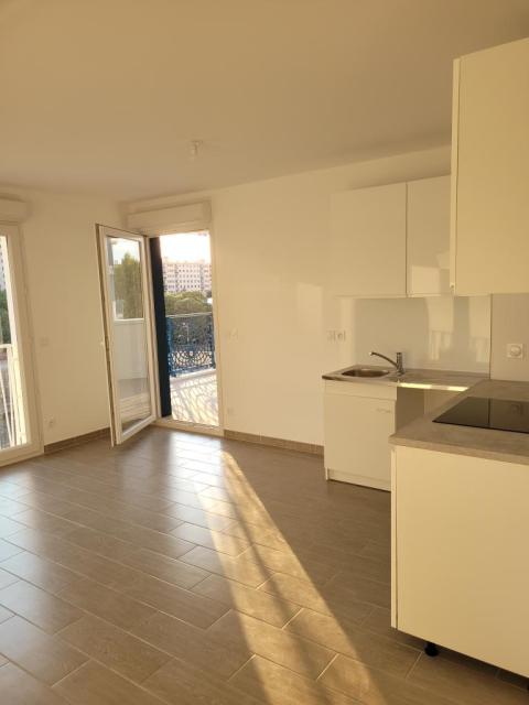 Location appartement T3 Marseille 08 - Photo 2