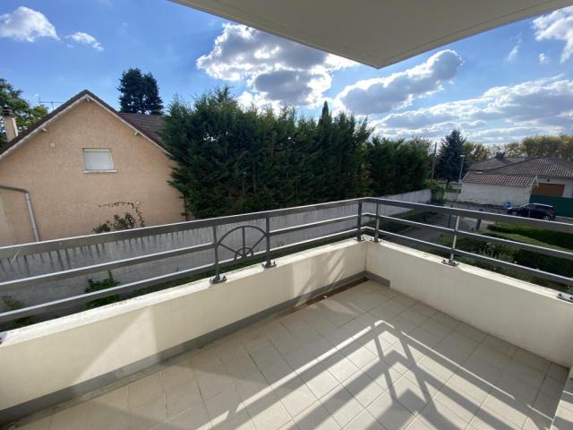 Location appartement T2 Decines Charpieu - Photo 2