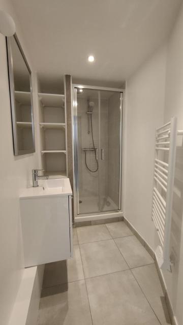 Location maison F2 Les Essarts le Roi - Photo 3