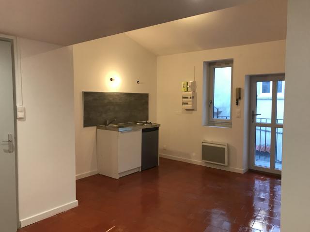 Location appartement T1 Nimes - Photo 1