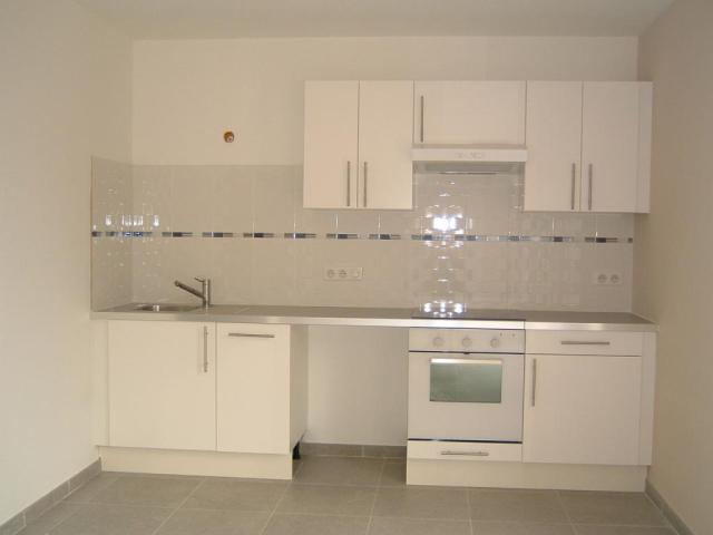 Location maison F6 Vailhauques - Photo 2