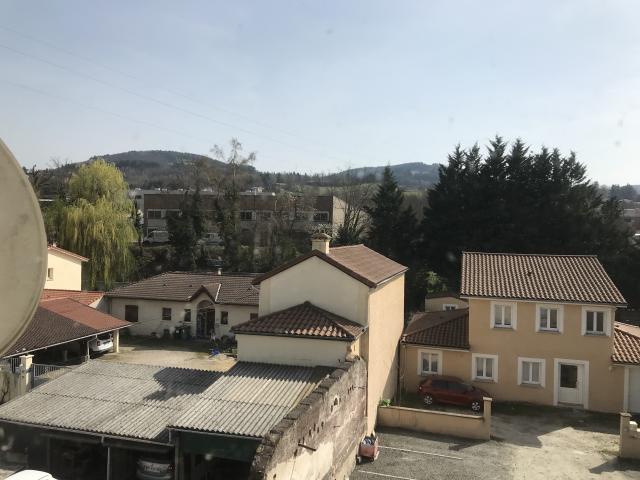 Location appartement T4 Le Chambon Feugerolles - Photo 3