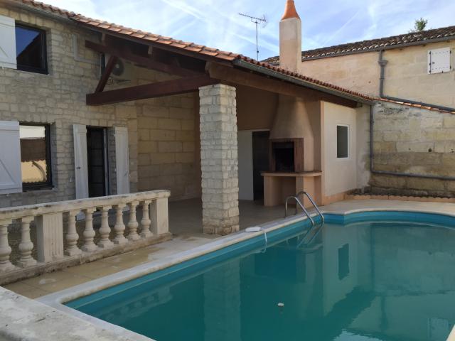 Location maison F3 Saintes - Photo 1