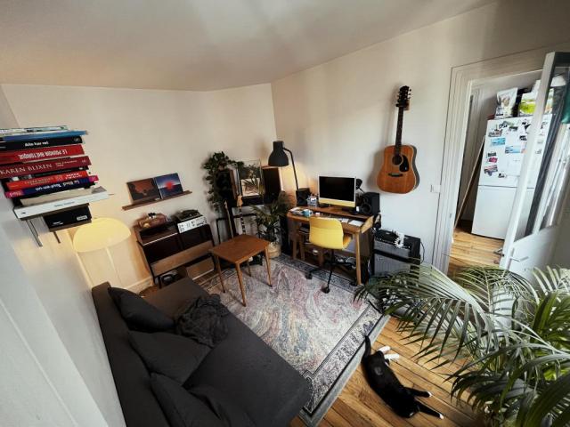 Location appartement T2 Paris 18 - Photo 1