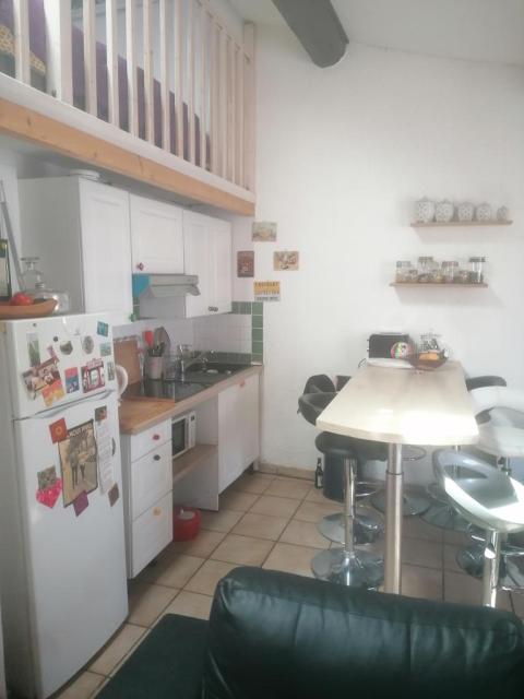 Location studio Marseille 01 - Photo 2