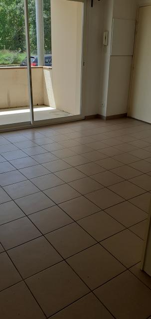 Location appartement T2 St Denis de Pile - Photo 3