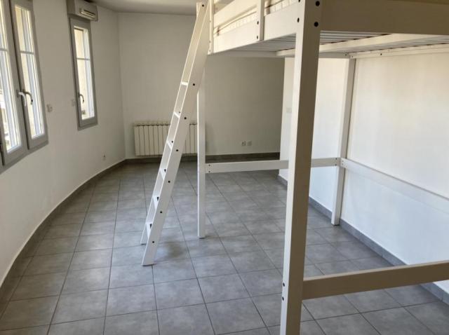 Location studio St Etienne - Photo 4