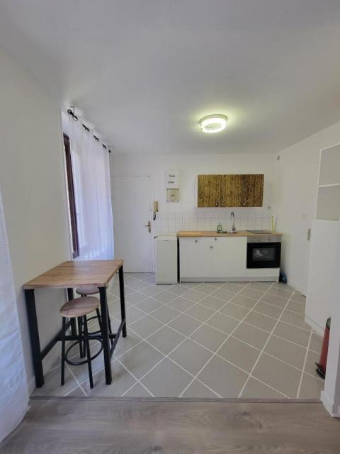 Location appartement T1 St Etienne - Photo 4
