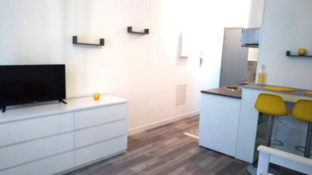 Location studio St Etienne - Photo 2