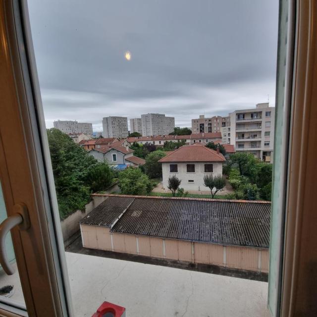 Location appartement T4 Lyon 8 - Photo 4