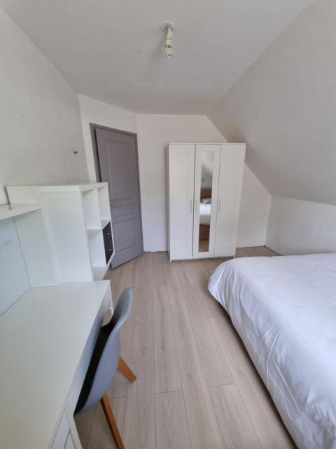 Location chambre St Leger du Bourg Denis - Photo 2