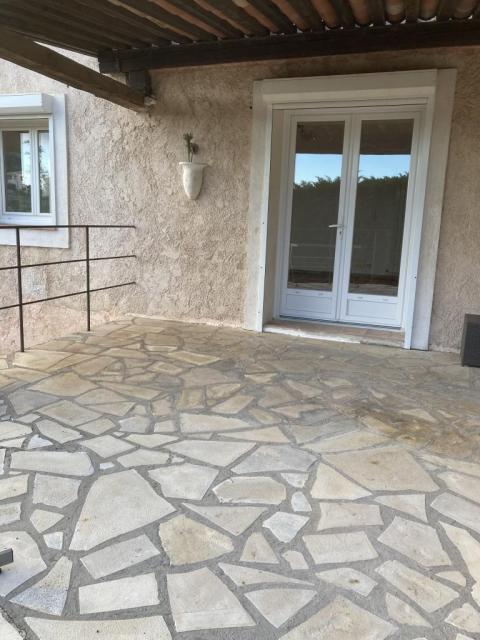 Location maison F6 Le Rouret - Photo 3