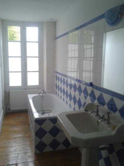 Location maison F6 Angouleme - Photo 7