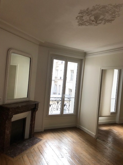 Location appartement T3 Paris 17 - Photo 1