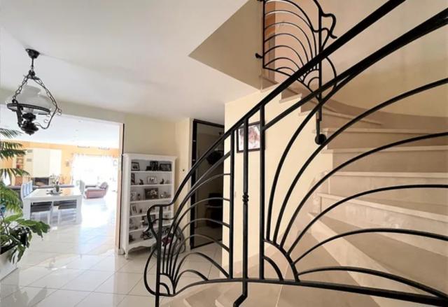 Location maison F6 St Prix - Photo 3